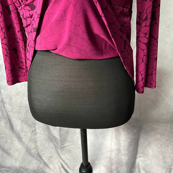 Merona Raspberry & Black Floral Print 3/4 Sleeve Blouse with Built-In Shapewear - Picture 7 of 12